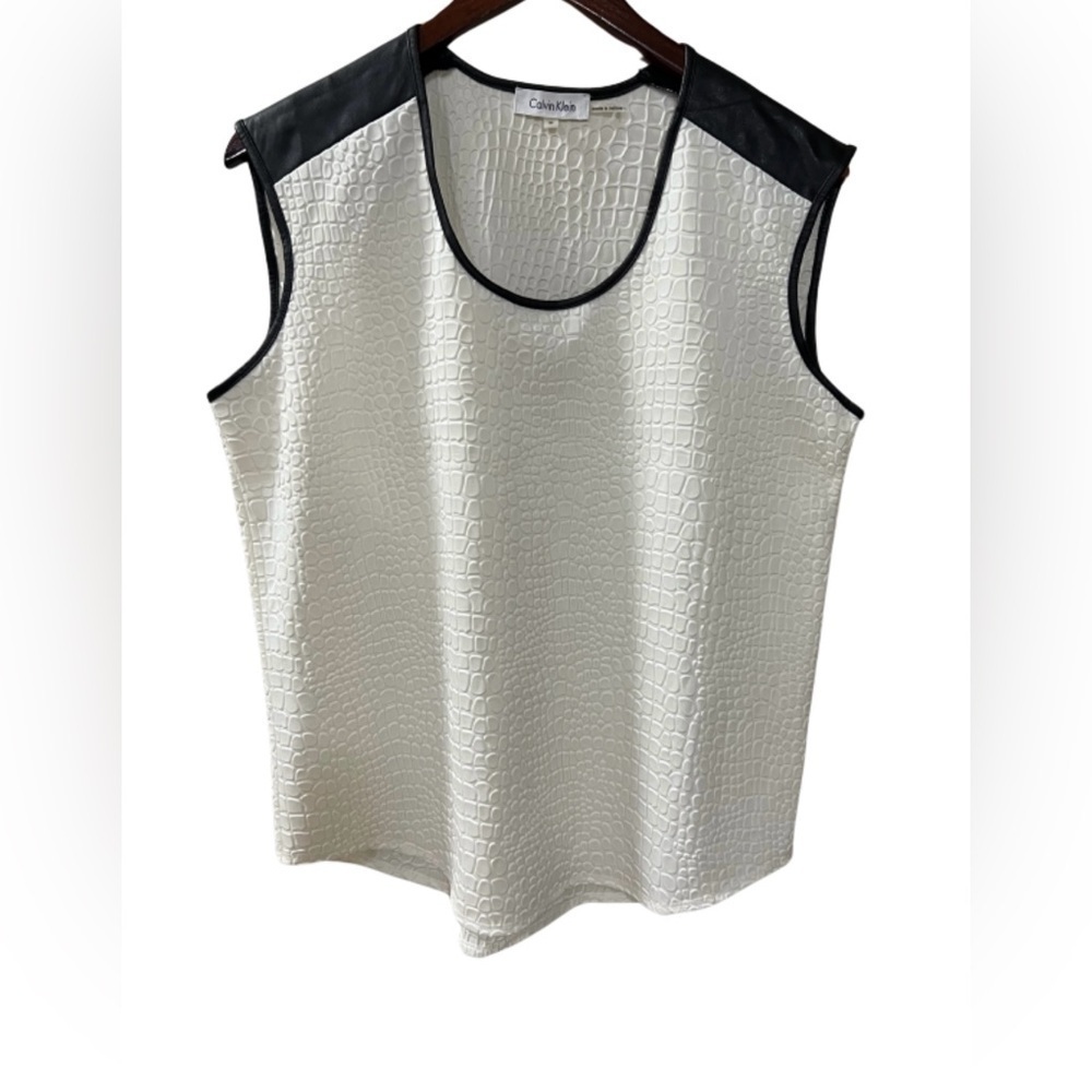 Calvin Klein Women’s Faux Leather Shoulders Top Size M